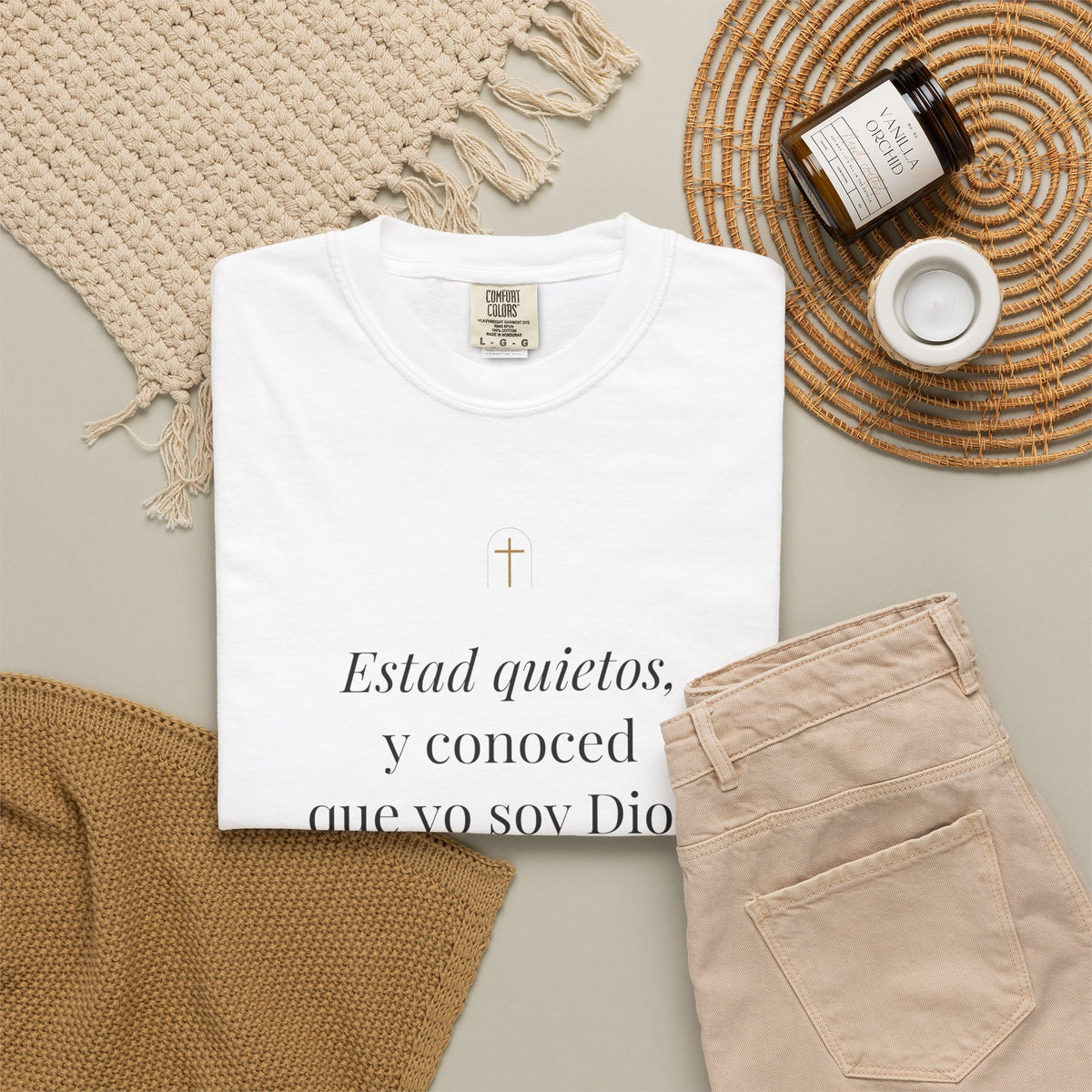 Be Still Tee – Psalm 46:10 (Spanish Edition)